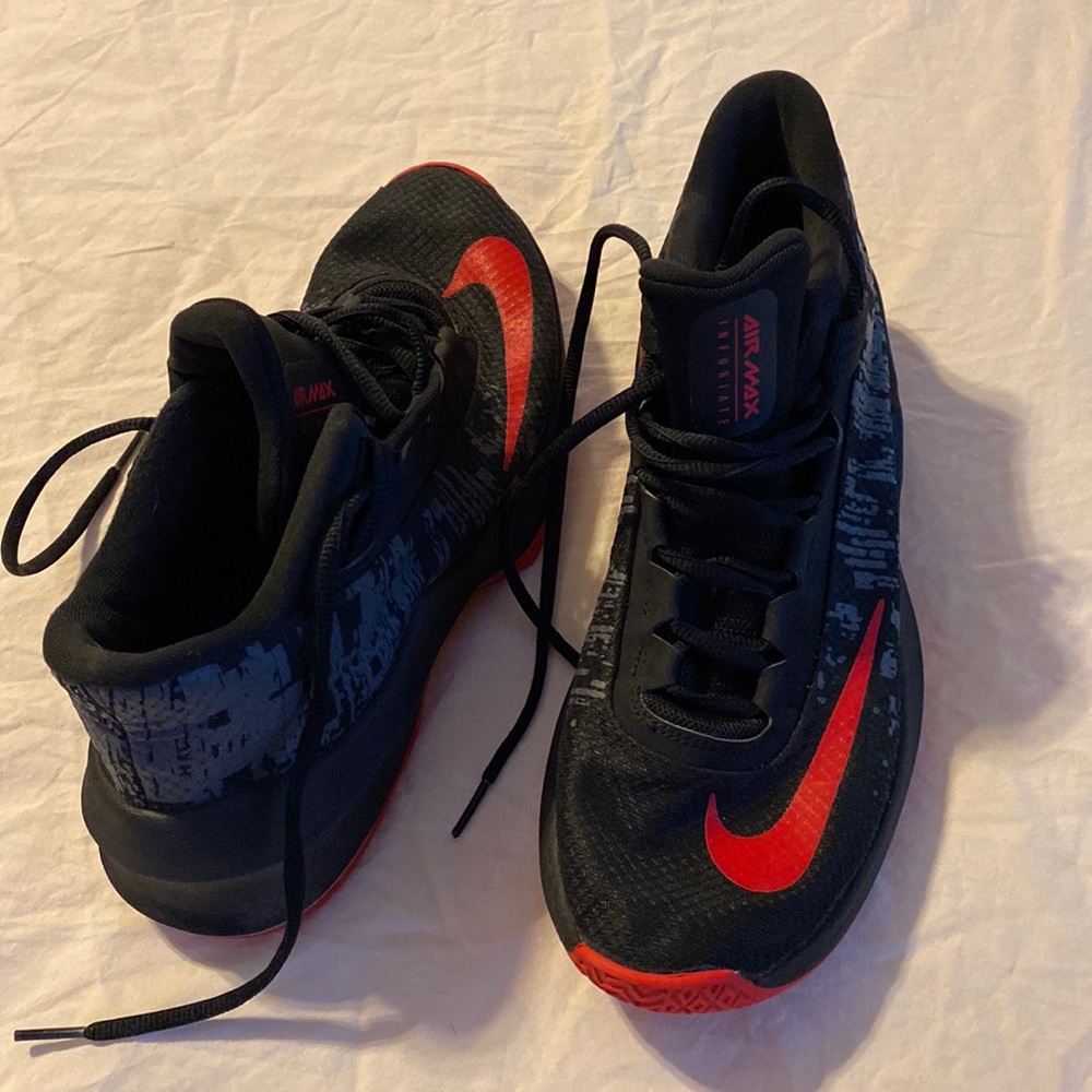 Nike Air Max Infuriate Black / Red Basketball Shoe’s 9